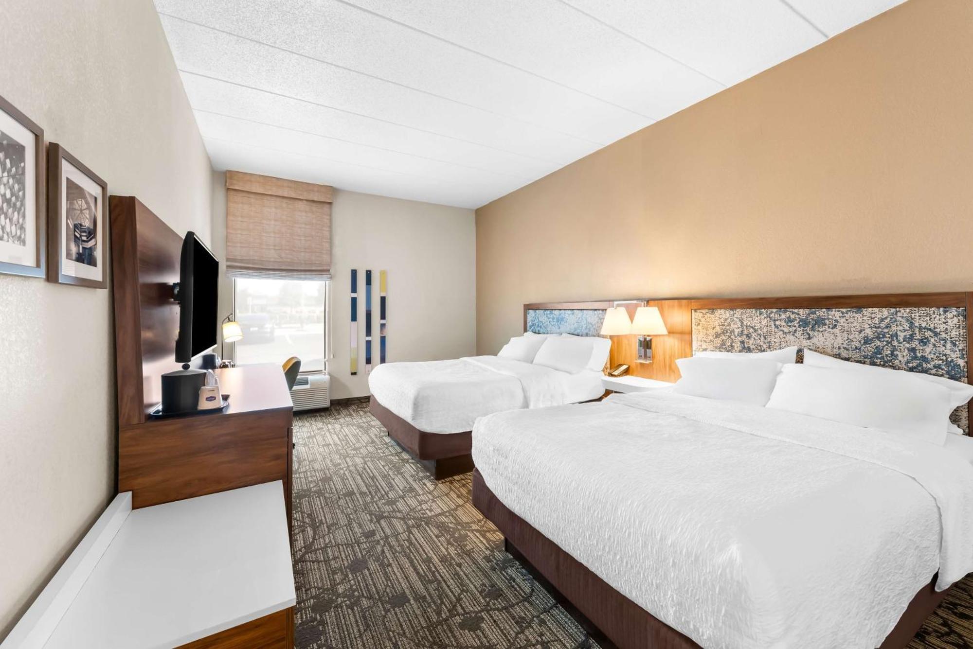 Hampton Inn Dayton/Huber Heights Экстерьер фото