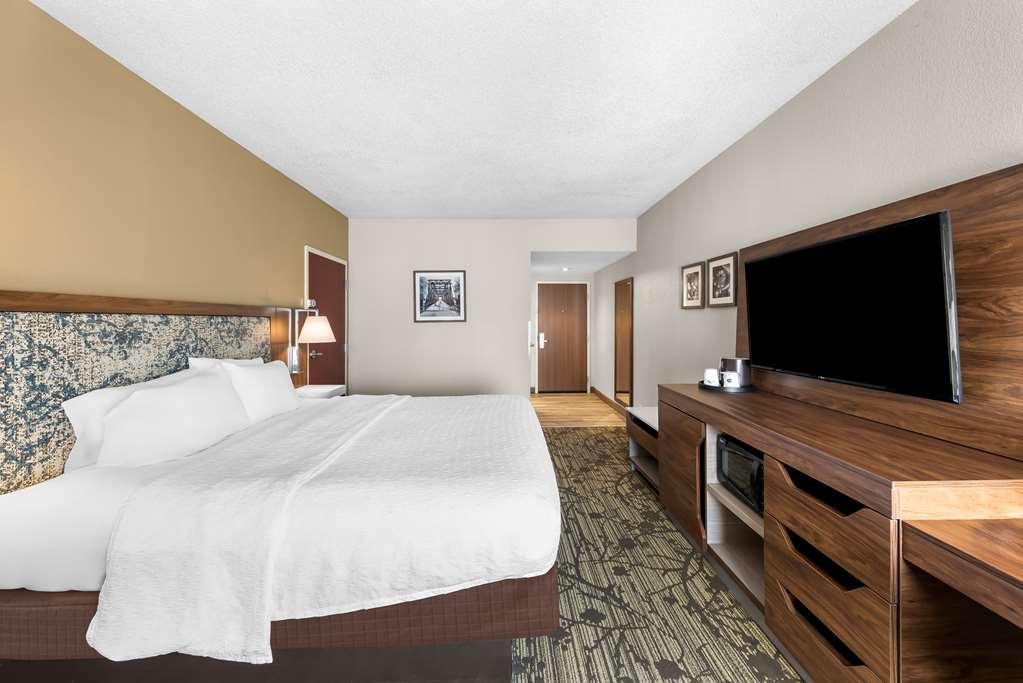 Hampton Inn Dayton/Huber Heights Номер фото