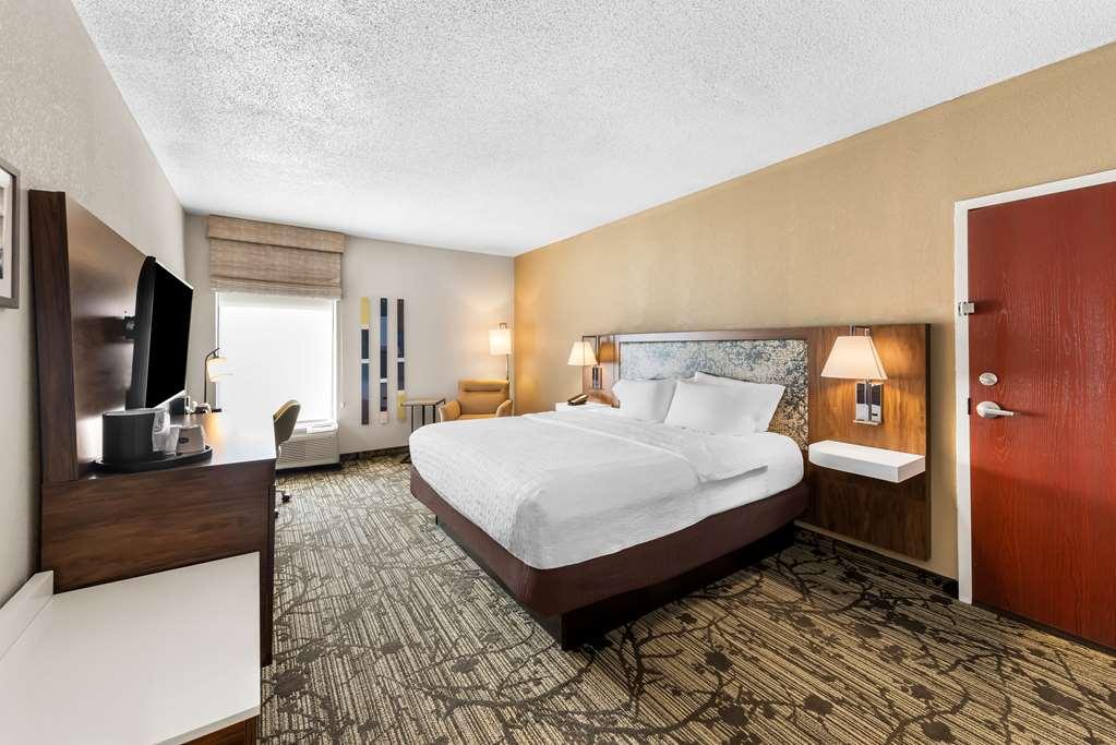 Hampton Inn Dayton/Huber Heights Номер фото